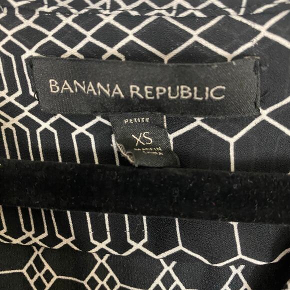 Banana Republic Petite XS Black White Geometric Blouse Long Sleeve Lightweight - Picture 2 of 9